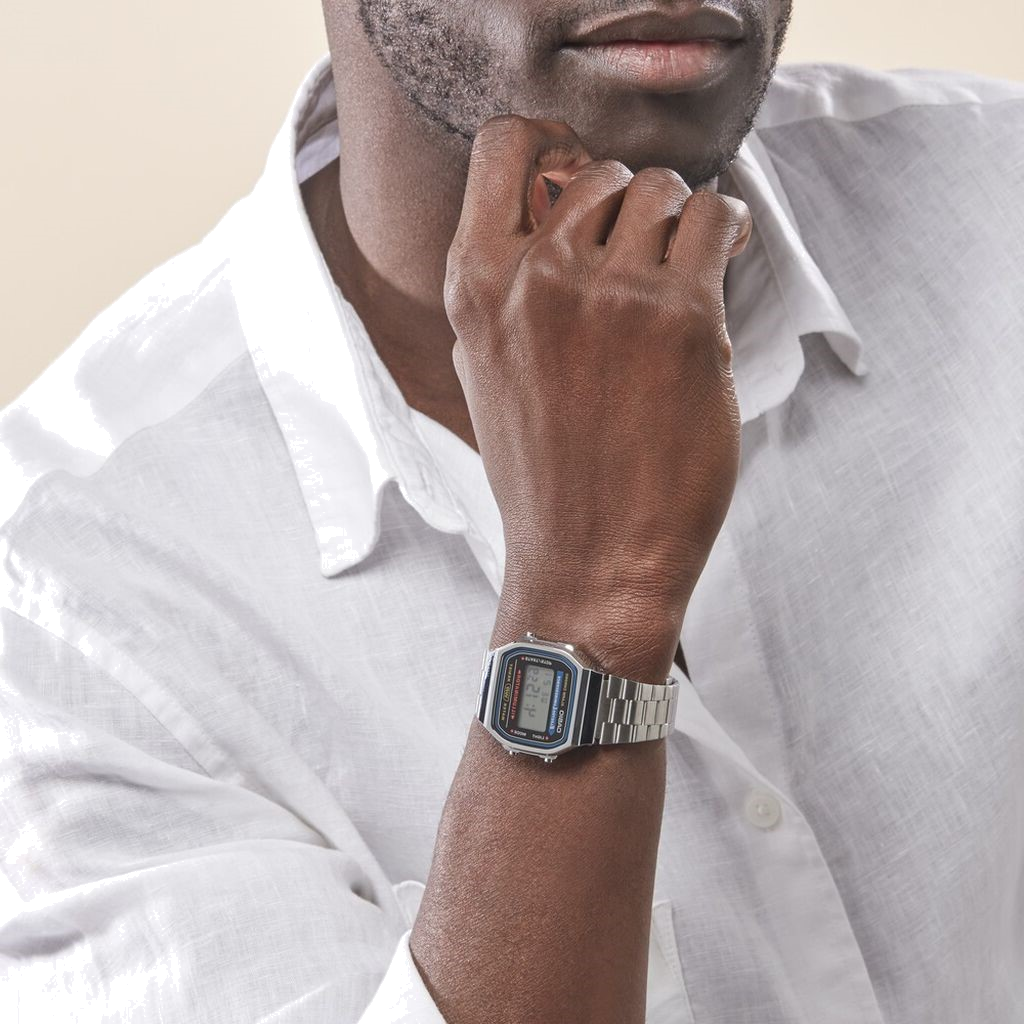 Montre Casio A168WA-1YES Digitale en Métal Gris avec Éclairage Illuminator vue 5