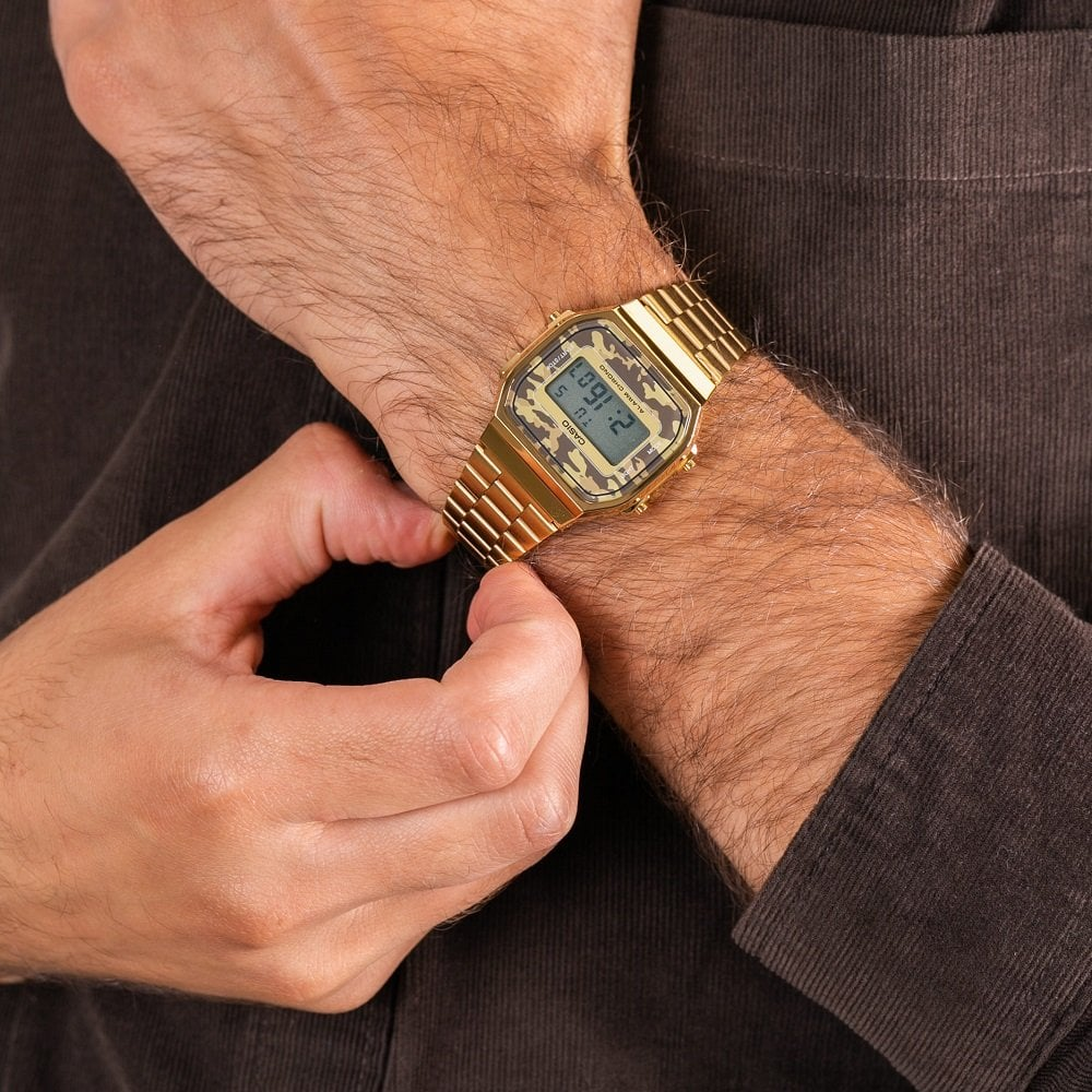 Montre Casio A168WEGC-5EF en Métal Doré et Cadran Camouflage Marron vue 4