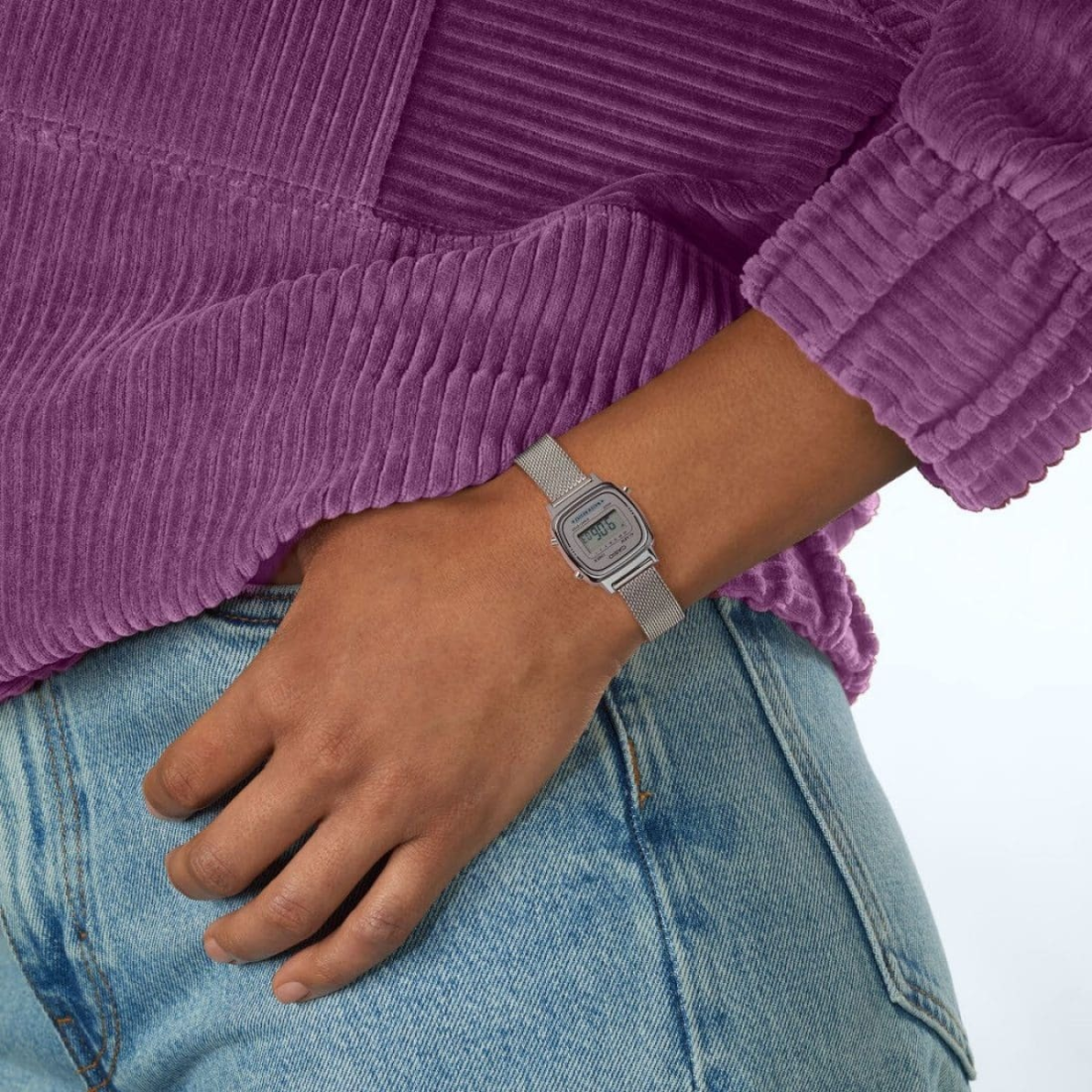 Montre Casio LA670WEM-7EF Maille Milanaise Argentée vue 4