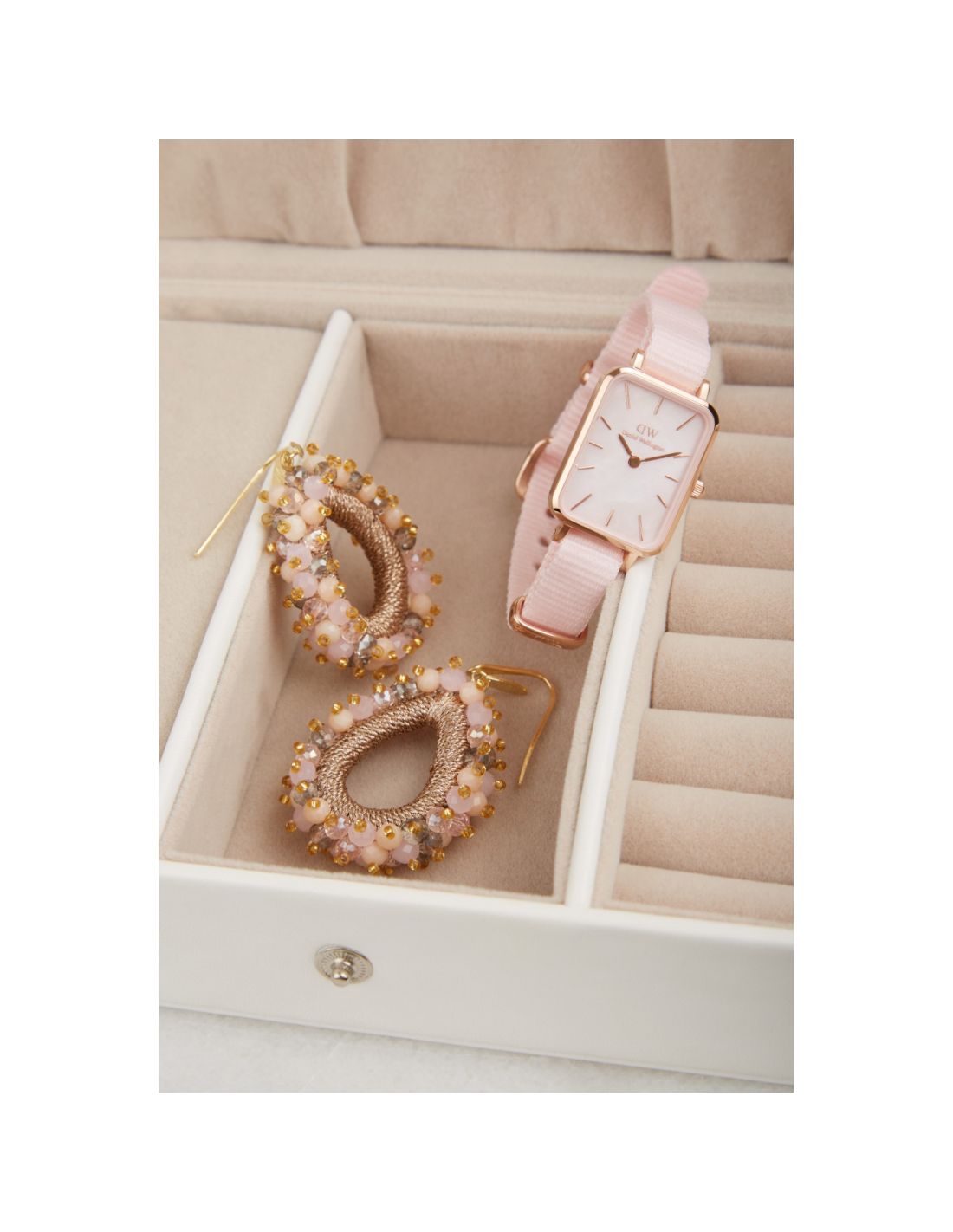 Montre Femme Daniel Wellington Quadro Coral DW00100509 - Cadran nacre rectangulaire, bracelet nylon rose vue 3