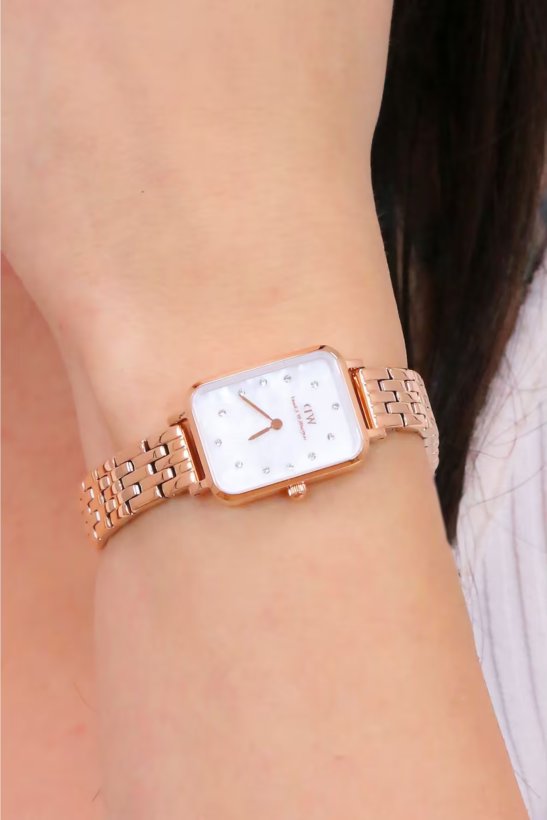 Montre Femme Daniel Wellington DW00100620 Quadro Lumine - Cadran Nacre, Cristaux et Boîtier Or Rose vue 4