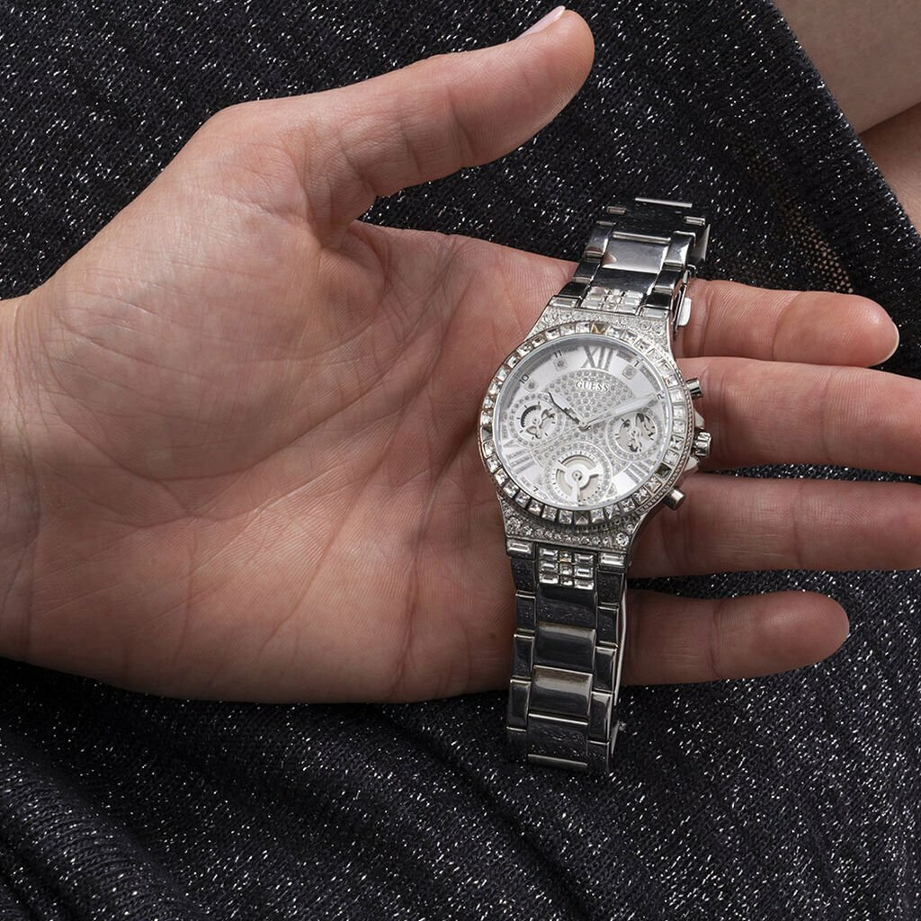 Montre Femme Guess Moonlight GW0320L1 bracelet argent en acier boitier orné de strass vue 4