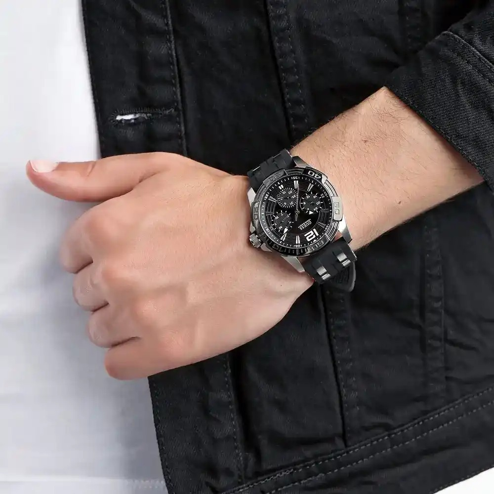 Montre Homme Guess Oasis W0366G1, Cadran Noir, Bracelet Silicone et Acier vue 4