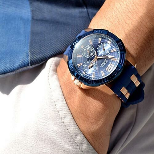Montre Homme Guess Sporty W0366G4 - Cadran et Boîtier Acier Bleu, Bracelet Silicone vue 4