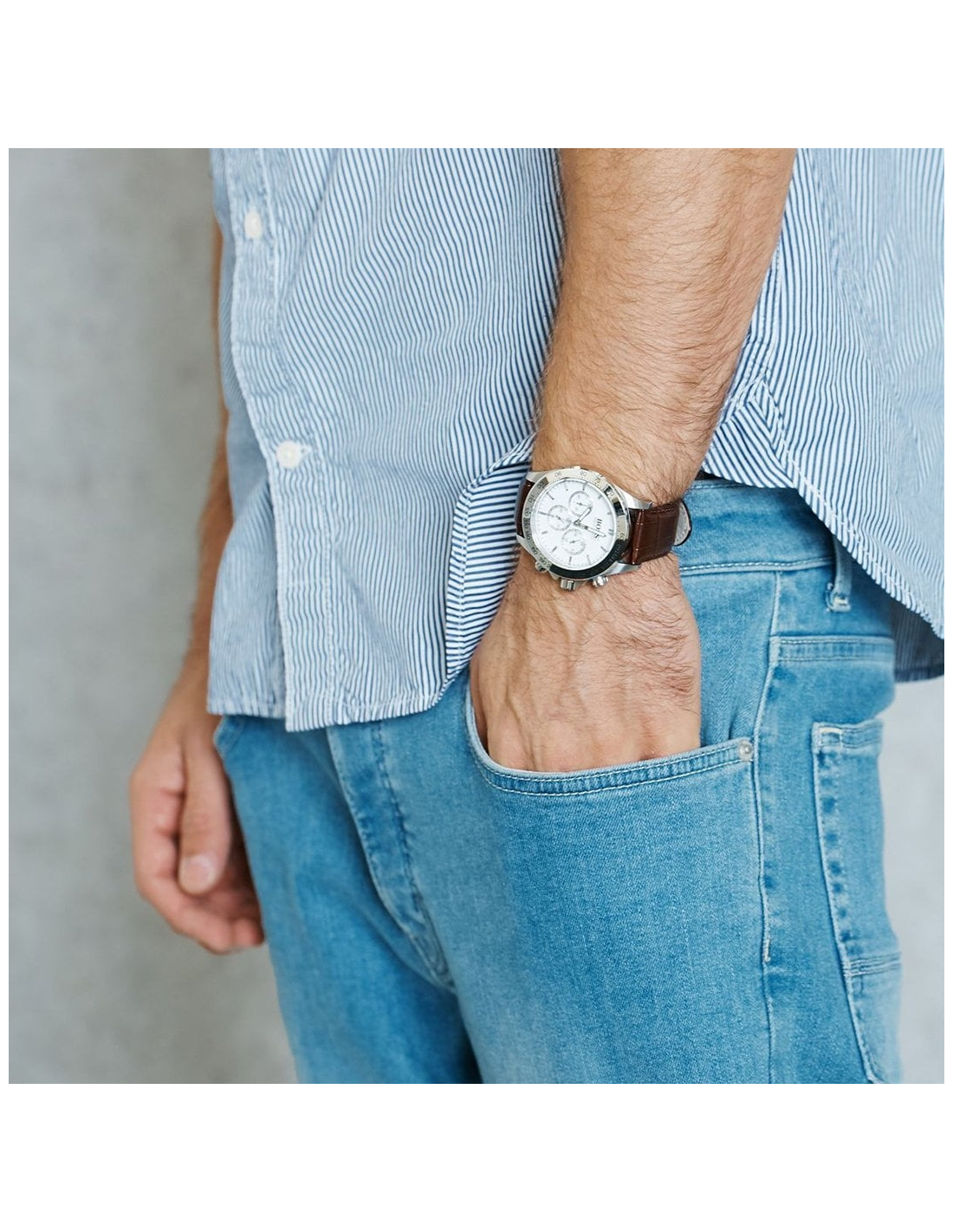 Montre Homme Hugo Boss 1513175 Chronographe Sport Cadran Argent Bracelet Cuir Marron vue 4