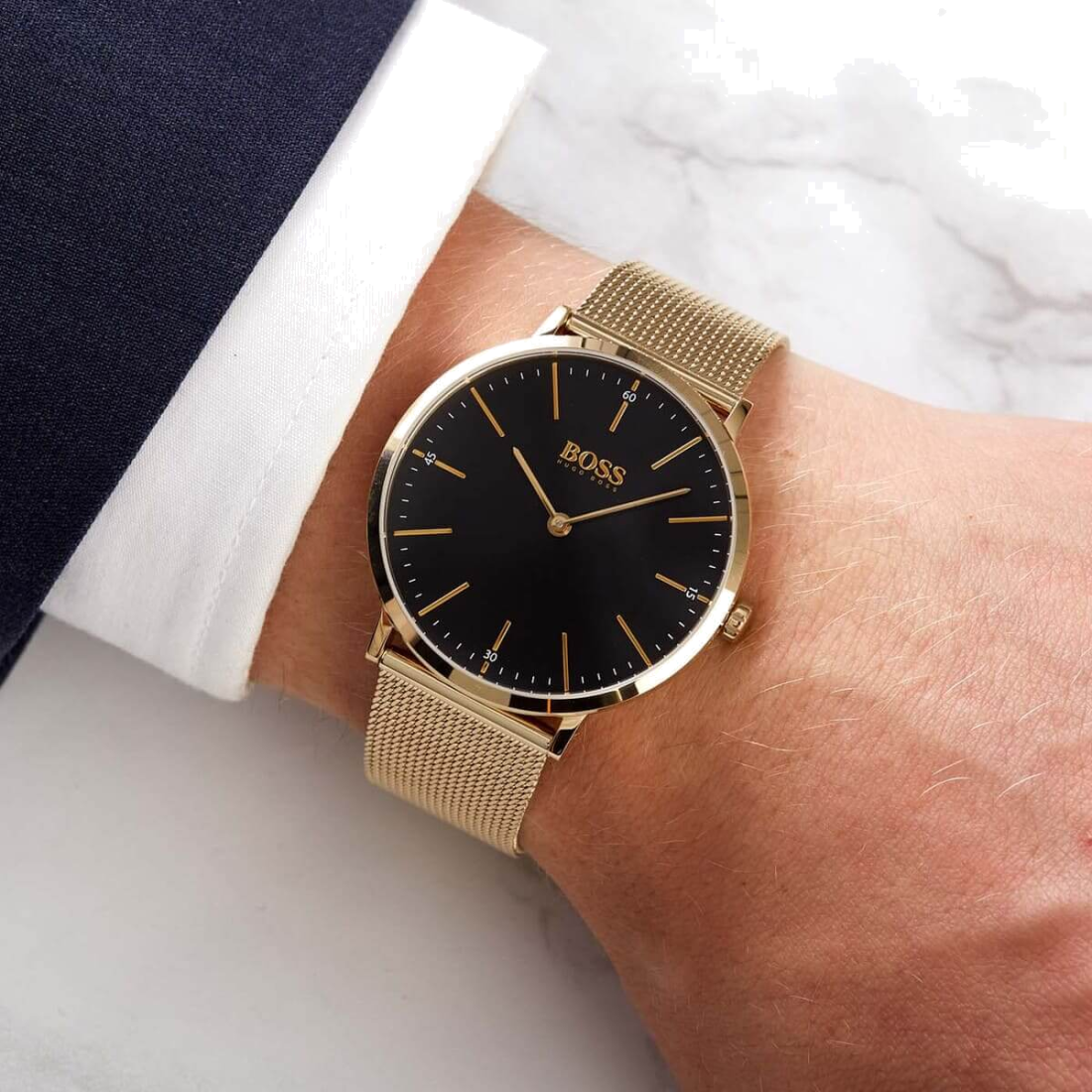 Montre Homme Hugo Boss 1513735 - Boîtier Or & Cadran Noir sur Bracelet Maille Milanaise vue 4