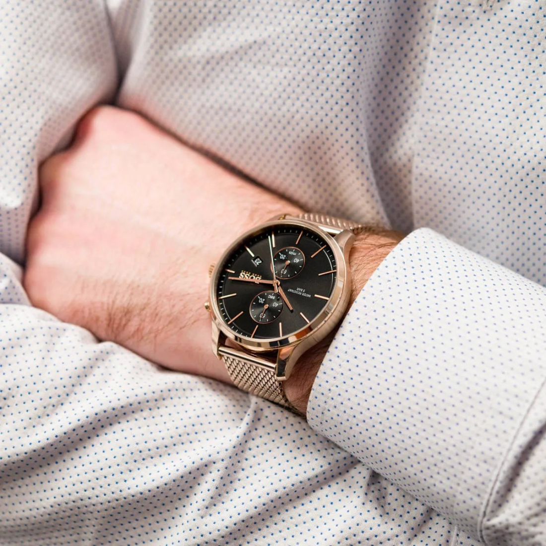 Montre Homme Hugo Boss Integrity 1513806, Boîtier Or Rose, Cadran Noir, Bracelet Maille Milanaise vue 4