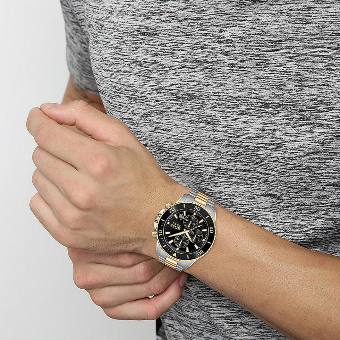 Montre Homme Hugo Boss Admiral 1513908 chronographe bicolore cadran noir vue 4
