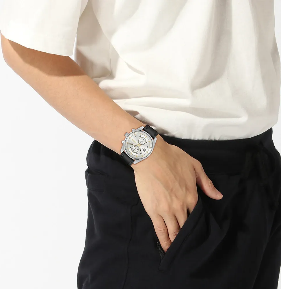 Montre Homme Hugo Boss 1514147 Skytraveller Chronographe Cadran Argent Acier Cuir Noir vue 4