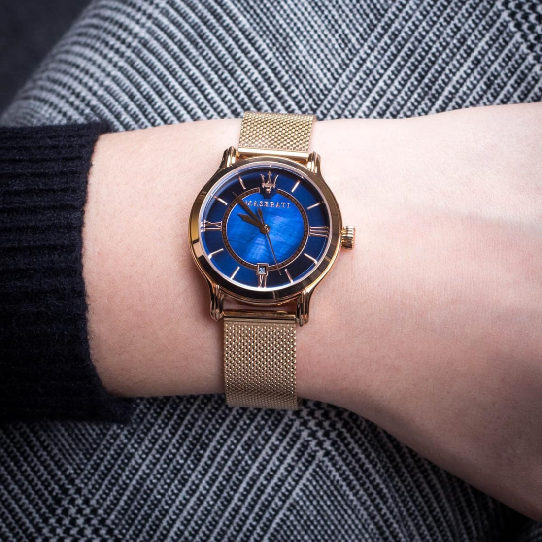 Montre Maserati Femme R8853118503 - Cadran Bleu, Maille Milanaise Or Rose vue 3