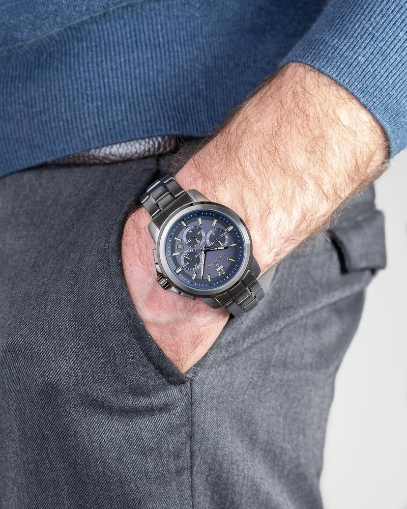 Montre Homme Maserati Successo R8873621005 - Boîtier acier noir, cadran bleu, bracelet acier vue 4