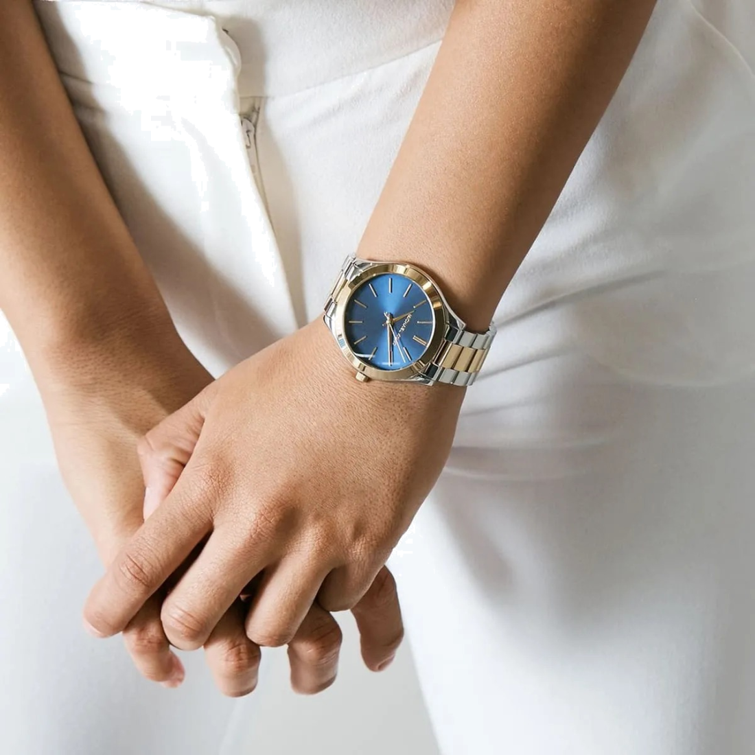 Montre Femme Michael Kors MK3479 - Cadran Bleu, Bracelet Acier Bicolore Argent et Or vue 5