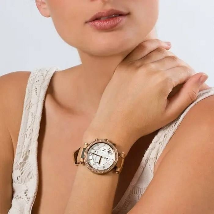 Montre Michael Kors Parker MK5633 pour Femme, Cadran Argent et Bracelet Cuir Beige vue 4