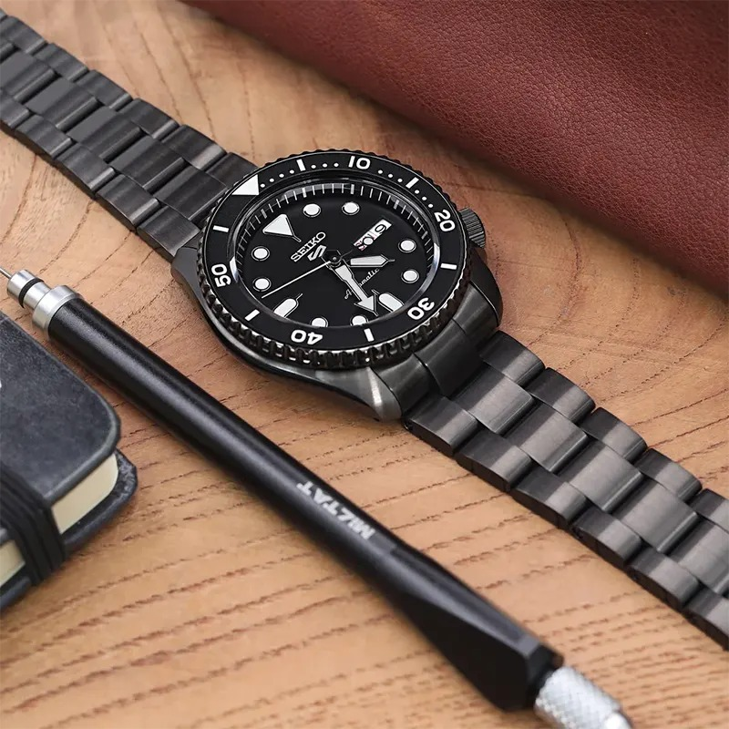 Montre Seiko 5 SRPD65K1 Automatique Homme - Boîtier Acier PVD Noir, Cadran Noir, Bracelet Nylon vue 5