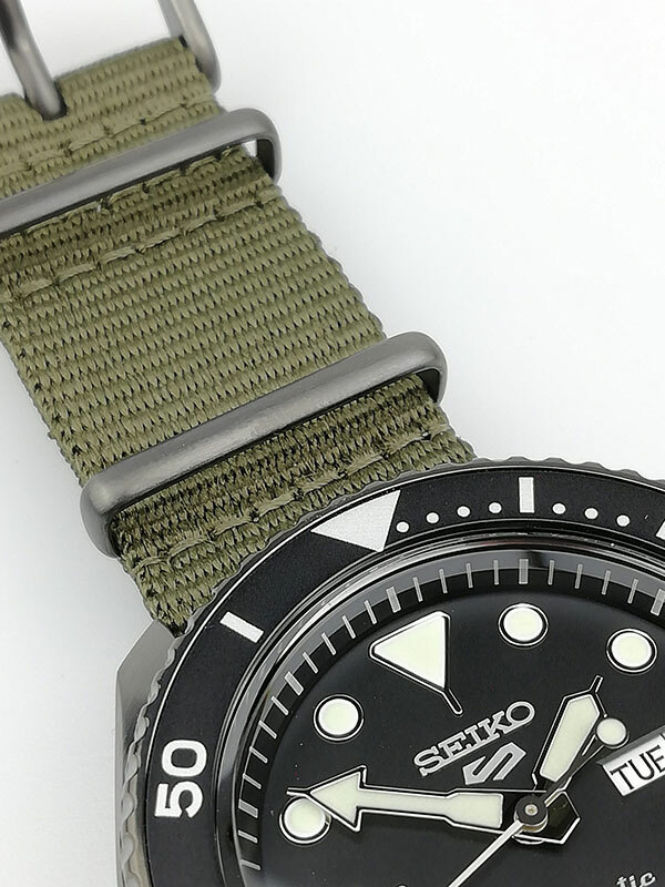 Montre Seiko 5 SRPD65K4 Automatique Homme - Boîtier Acier Noir, Cadran Noir, Bracelet NATO Vert vue 3
