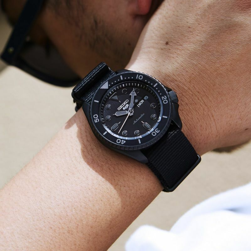 Montre Homme Seiko 5 Sports SRPD79K1 Automatique Noir Mat Bracelet Nylon vue 4