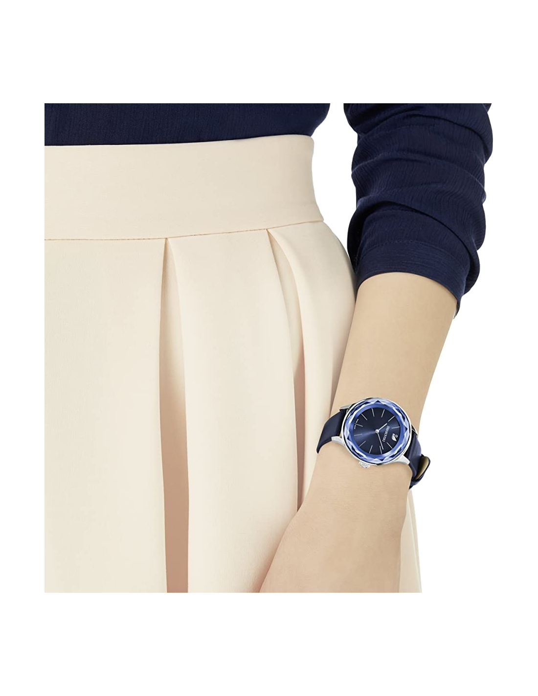 Montre Swarovski Octea Lux 5295349 cadran bleu bracelet en cuir vue 3