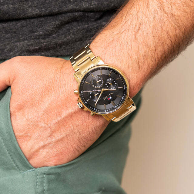 Montre Homme Tommy Hilfiger 1710589 Tyson - Boîtier et Bracelet Acier Doré, Cadran Noir Multifonctions vue 4