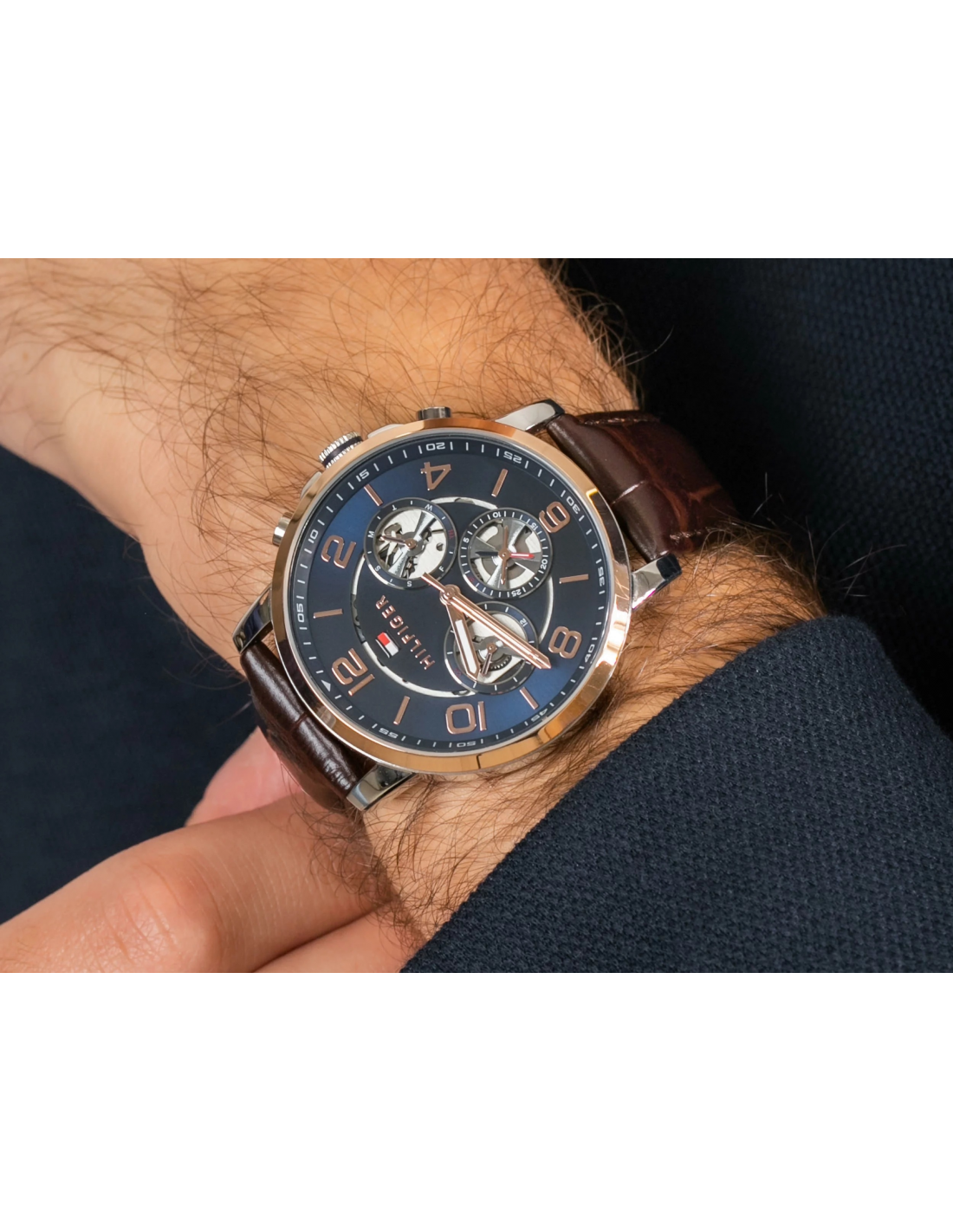 Montre Homme Tommy Hilfiger 1791290 - Boîtier Acier, Cadran Bleu Squelette, Bracelet Cuir Brun vue 4