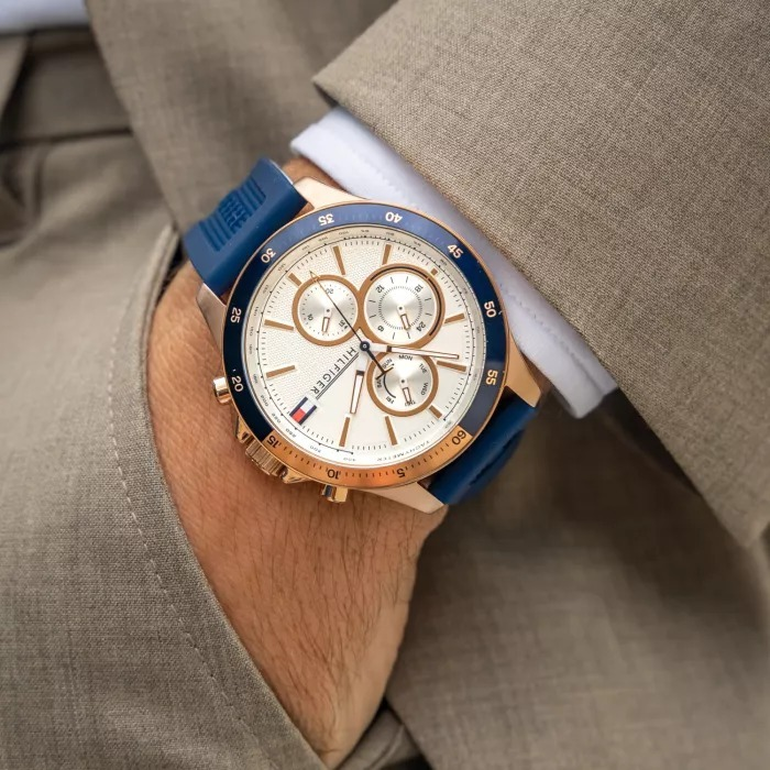 Montre Homme Tommy Hilfiger 1791778 Bank en silicone bleu vue 4