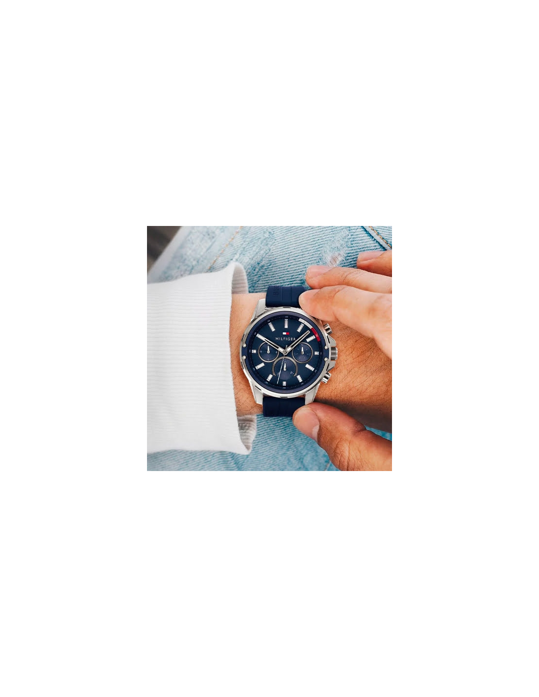 Montre Tommy Hilfiger 1791791 en silicone bleu et boîtier 45 mm vue 4